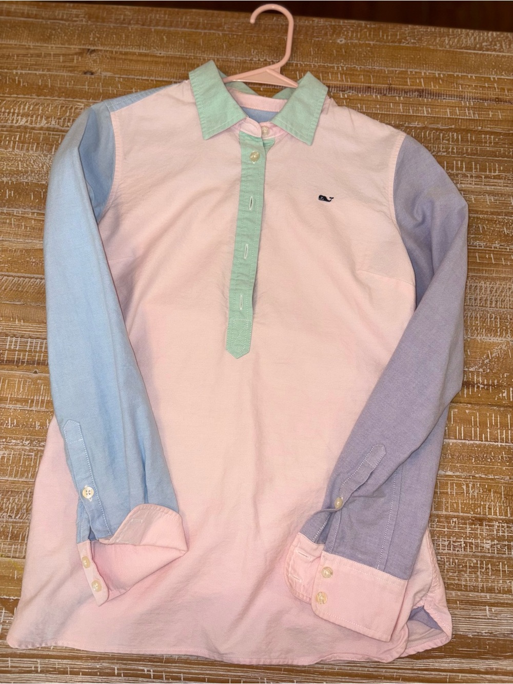 Vineyard Vines Party Shirt, size 4, Tailored